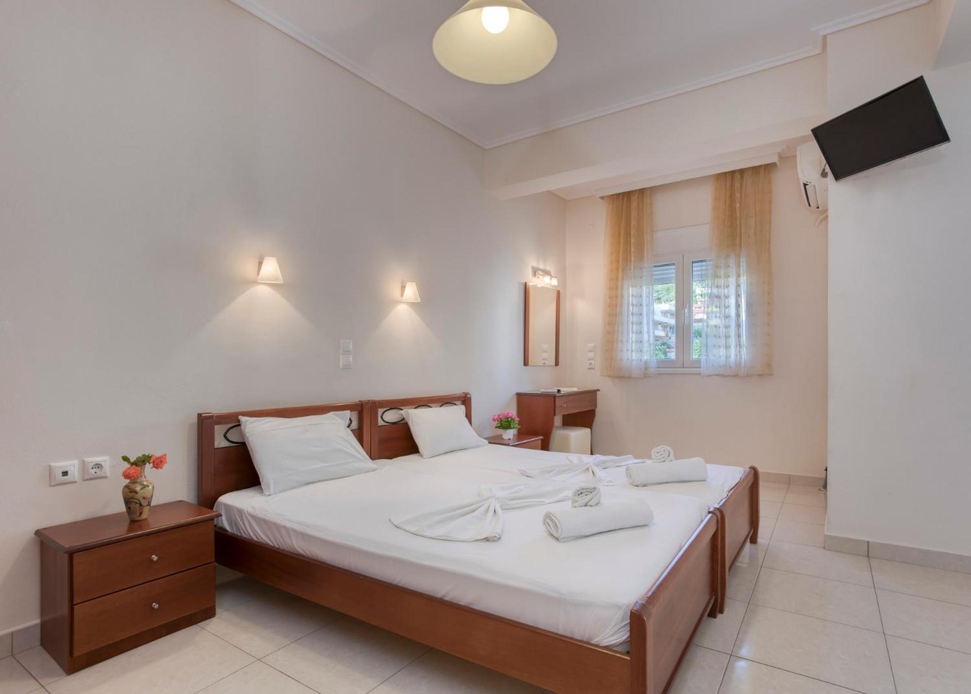 Niovi Luxury Apartments Loutra Edipsou  ภายนอก รูปภาพ