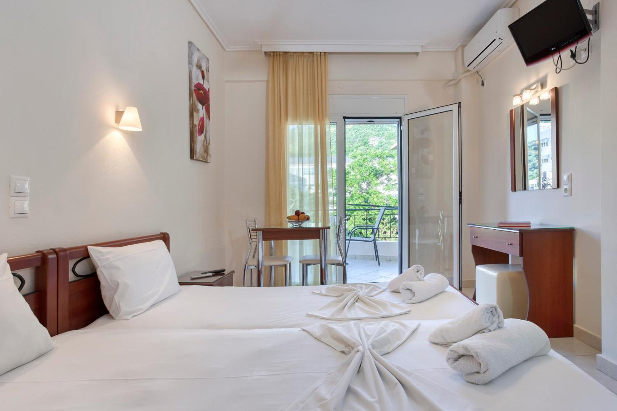 Niovi Luxury Apartments Loutra Edipsou  ภายนอก รูปภาพ
