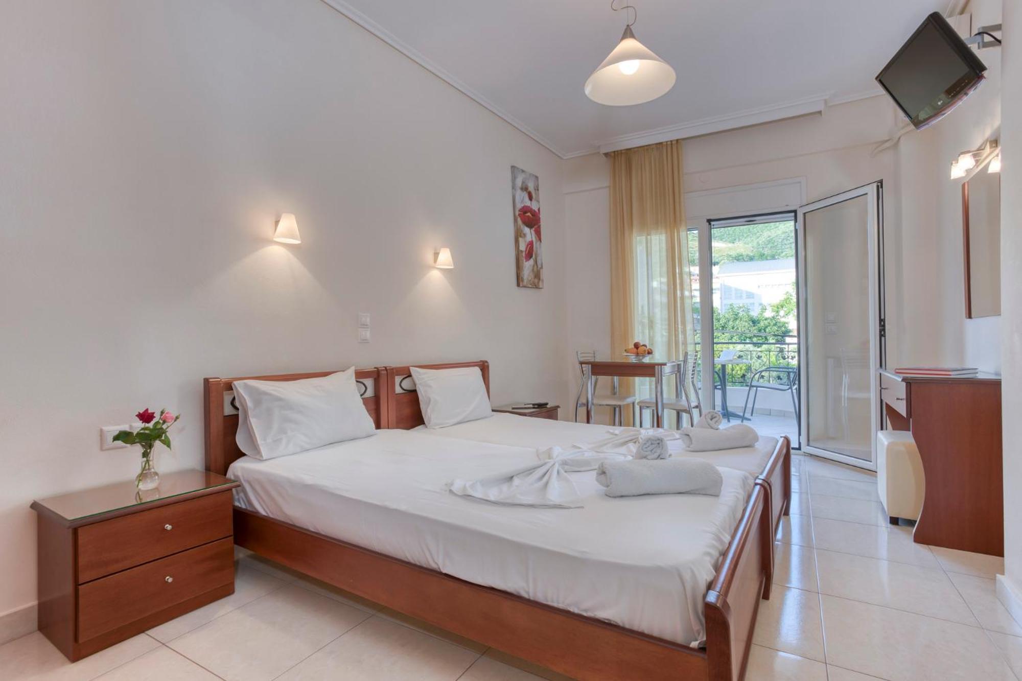 Niovi Luxury Apartments Loutra Edipsou  ภายนอก รูปภาพ