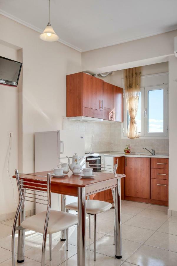 Niovi Luxury Apartments Loutra Edipsou  ภายนอก รูปภาพ