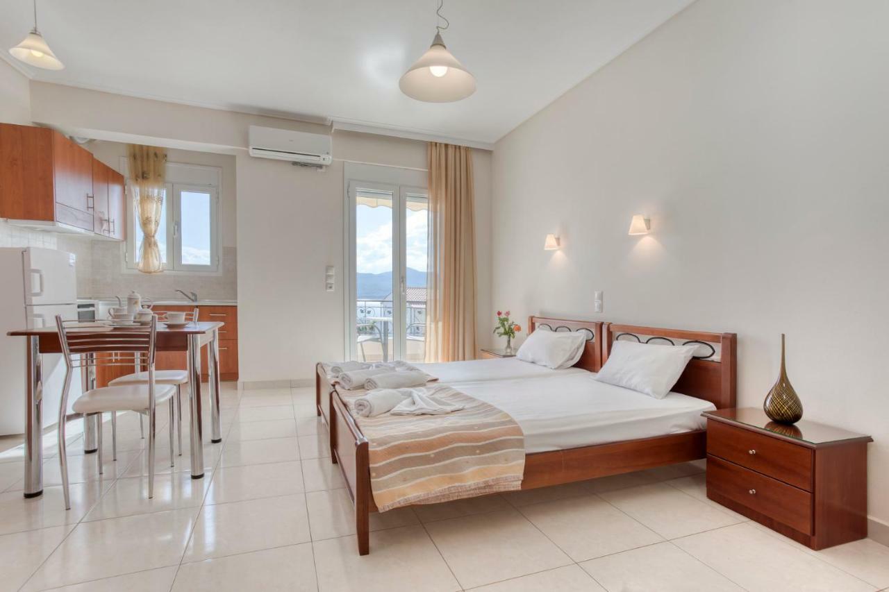 Niovi Luxury Apartments Loutra Edipsou  ภายนอก รูปภาพ