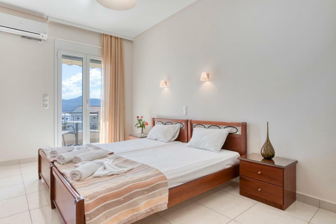 Niovi Luxury Apartments Loutra Edipsou  ภายนอก รูปภาพ
